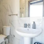 Lägenhet Spacious 1br With Comfortable Bed With Wifi & Ac *
