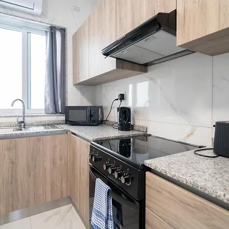 Appartement Spacious 1br With Comfortable Bed With Wifi & Ac