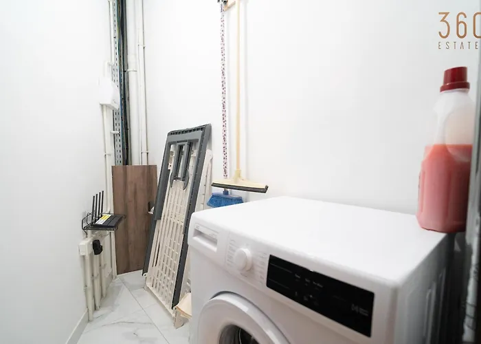 Spacious 1br With Comfortable Bed With Wifi & Ac Żabbar