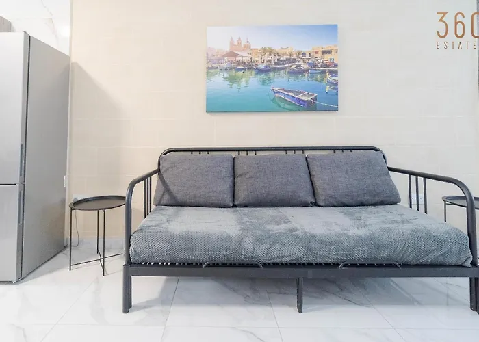 Spacious 1br With Comfortable Bed With Wifi & Ac Appartement