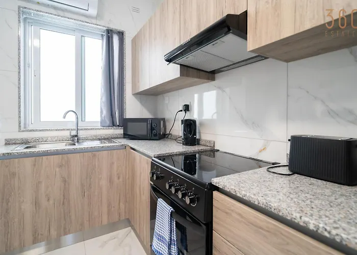 Appartement Spacious 1br With Comfortable Bed With Wifi & Ac