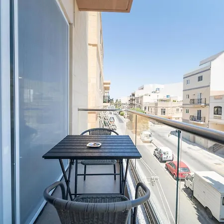Spacious 1br With Comfortable Bed With Wifi & Ac * Żabbar